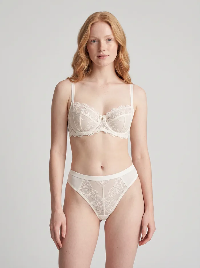 Very fair · freckled · petite