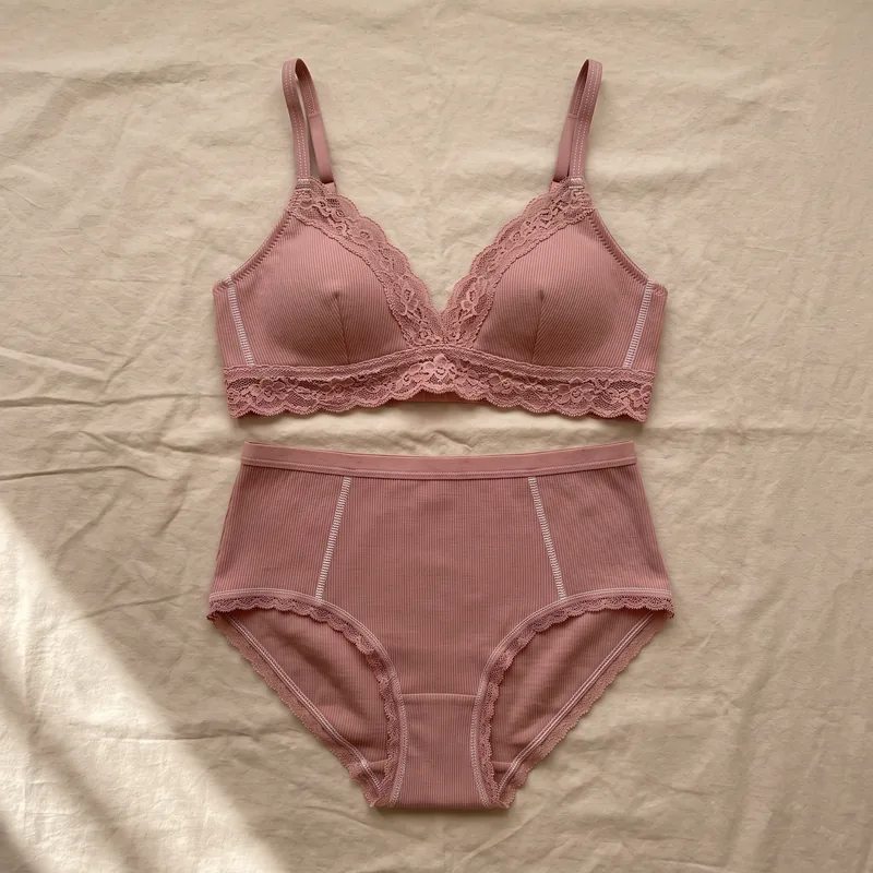Dusty-rose ribbed cotton set — the flat-lay product photo before try-on