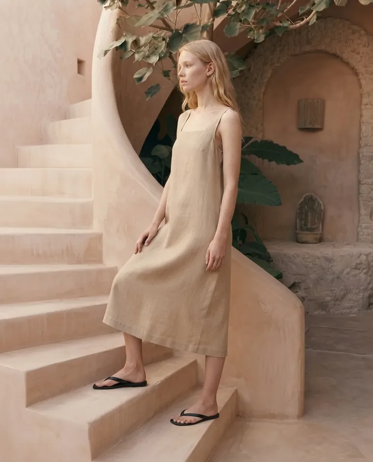 Walking frame — linen moving on the stairs.