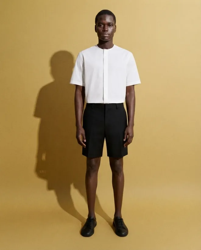 Gold backdrop and hard shadow for shirting and campaign frames.